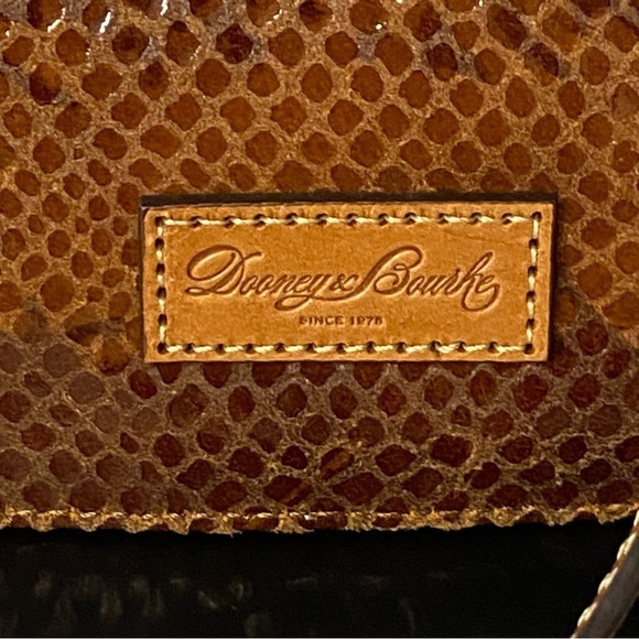 DOONEY & BOURKE / Brown Reptile Coin Wristlet Wallet - Picture 3 of 6